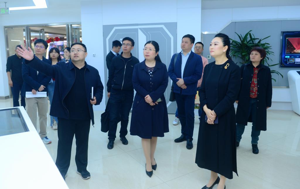bwin必赢副校长程碧英带队赴成都开展访企拓岗调研